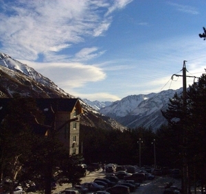 Горнолыжный комплекс у подножья горы Эльбрус - фото 19