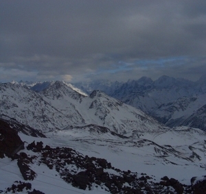 Панорама с третей ступени кресельного подъемника на Эльбрусе - фото 23