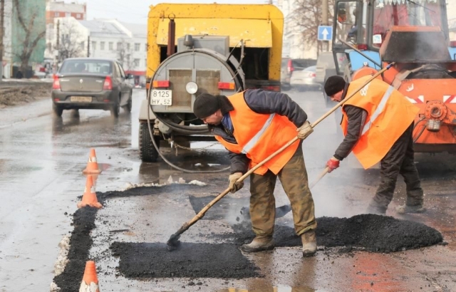 Администрация Нижнего Новгорода планирует 27 марта заключить договоры на ремонт дорог Нижнего Новгорода с четырьмя компаниями