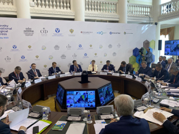 Глеб Никитин провел заседание комиссии Госсовета по направлению &quot;Экология и природные ресурсы&quot; в Санкт-Петербурге