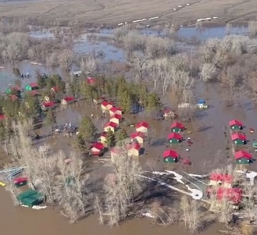 Более 700 домов освободилось от воды в Оренбуржье
