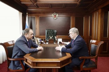 Игорь Комаров провел в Нижнем Новгороде рабочую встречу с губернатором Ульяновской области Алексеем Русских