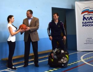 Учащиеся десяти школ Нижегородской области получат спортинвентарь в рамках реализации проекта "Детский спорт"