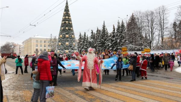 Более 3000 человек приняли участие в костюмированном шествии  "Парад сказок" в городе Чебоксары