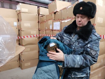 Куртки Сolumbia на 25 млн рублей задержаны на границе в Оренбуржье