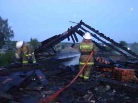 Жилой дом сгорел в посёлке Фролищи Володарского районе Нижнего Новгорода в ночь на 16 июля
