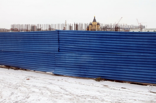 Почти 30 млн. рублей планируется направить на демонтаж возведенных ООО "Трейд-Парк" железобетонных конструкций на Нижневолжской набережной в Нижнем Новгороде  