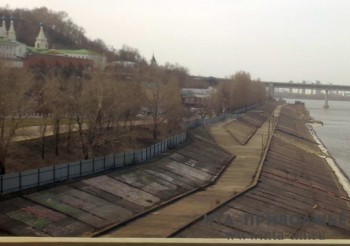 Берегоукрепление набережной ведётся вдоль ул. Черниговская в Нижнем Новгороде