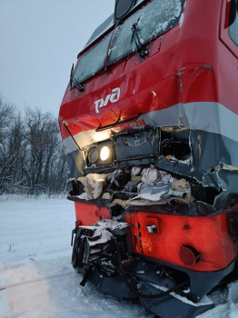Пассажирский поезд &quot;Адлер-Пермь&quot; столкнулся с маневровым локомотивом в Ульяновской области 