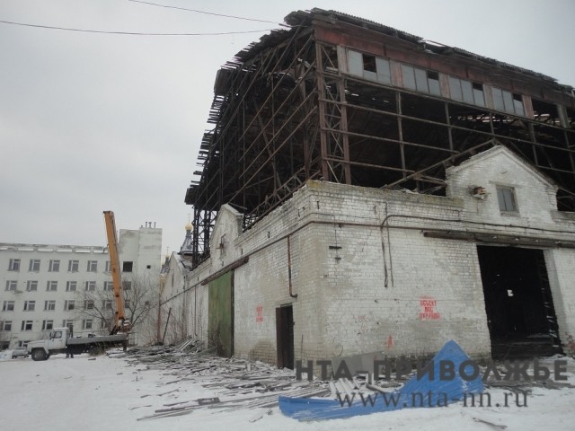 Частичный демонтаж пакгаузов с историческими металлоконструкциями на Стрелке начался в Нижнем Новгороде