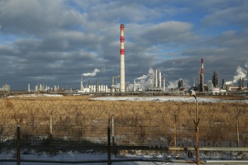 Нижегородским экологам показали три крупнейшие предприятия Кстова: "ЛУКОЙЛ- Нижегороднефтеоргсинтез", ООО "СИБУР-Кстово" и ООО "РусВинил".
