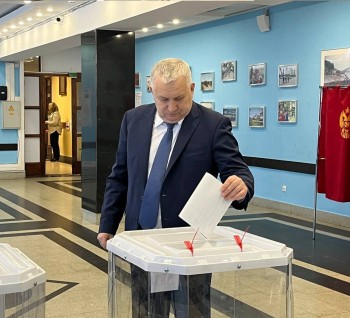 Начальник ГЖД Сергей Дорофеевский проголосовал на президентских выборах