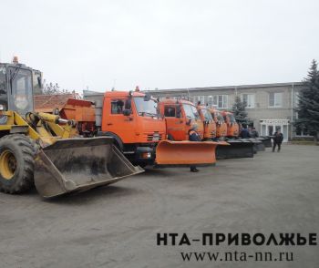 Технику обслуживающего улично-дорожную сеть нижегородского предприятия "Дорожник" проверили на готовность к зиме