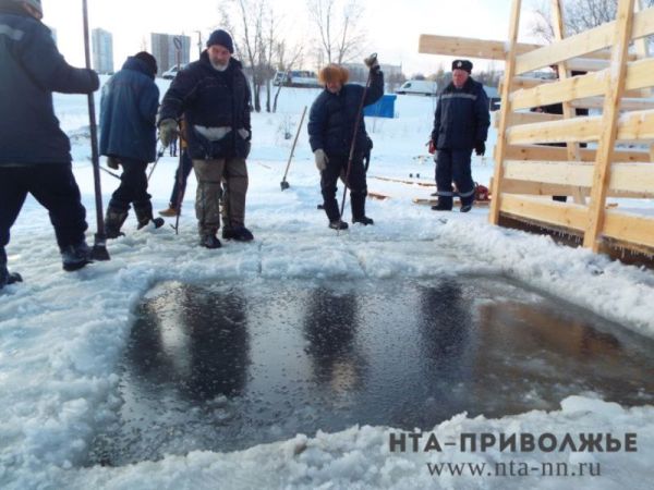 Установка крещенских купелей началась на Гребном канале Нижнего Новгорода