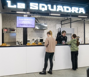 Сэндвичная La Squadra открылась в ЦУМе