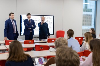 Сергей Кравцов и Глеб Никитин посетили технопарк универсальных педагогических компетенций в Мининском университете и новый корпус &quot;Школы 800&quot;