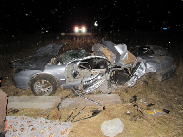 Два молодых человека погибли при наезде Hyundai на столб электроопоры в Башкирии