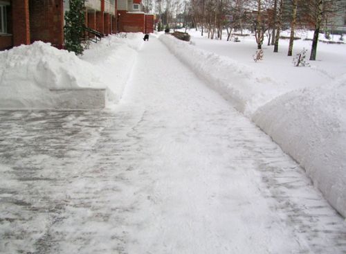 Более 110 единиц техники и около 1100 рабочих привлекалось на уборку снега в выходные дни в Чебоксарах