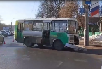 Четыре человека пострадали в ДТП с автобусом в Нижнем Новгороде (ВИДЕО)