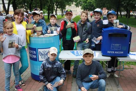Нижегородские школьники поздравили сотрудников Почты России с профессиональным праздником