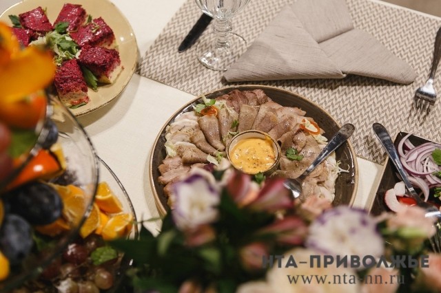 Новогодний стол нижегородцев подорожал на 3% по сравнению с прошлым годом и обойдётся в среднем в 5,5 тысяч рублей
