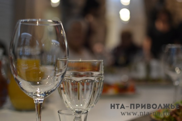 Минфин России планирует увеличить минимальную розничную цену водки на 8% - до 205 рублей