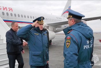 Глава МЧС Александр Куренков и полпред Игорь Комаров прибыли в Оренбург (ВИДЕО)