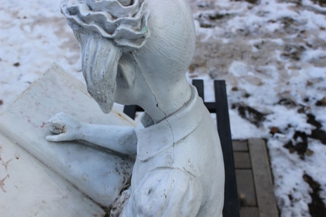 Неизвестные повредили скульптуры в парке Ивана Якутова в Уфе, где проходит реконструкция