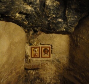 Келья в подземном монастыре - фото 23