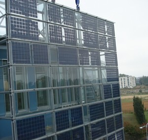 22. Солнечные батареи на фасаде экодома - фото 28