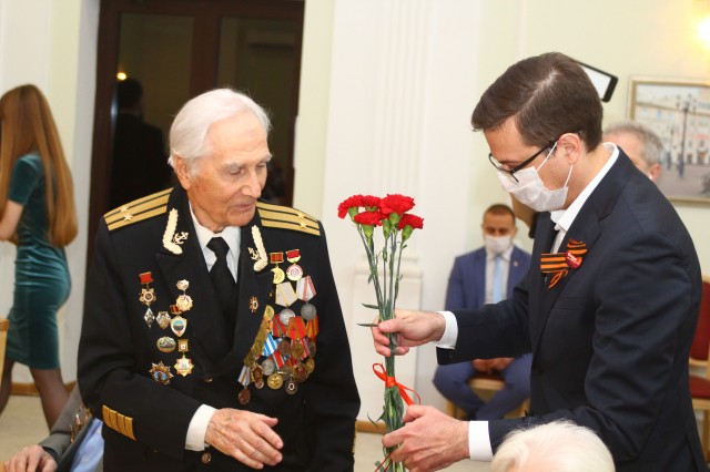 Юрий Шалабаев встретился с ветеранами войны в преддверии Дня Победы