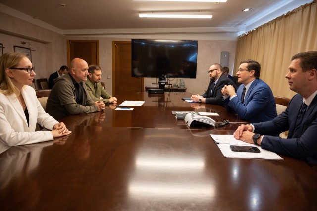 Вопросы взаимодействия нижегородского правительства с ОНФ обсуждались на встрече Глеба Никитина с Захаром Прилепиным