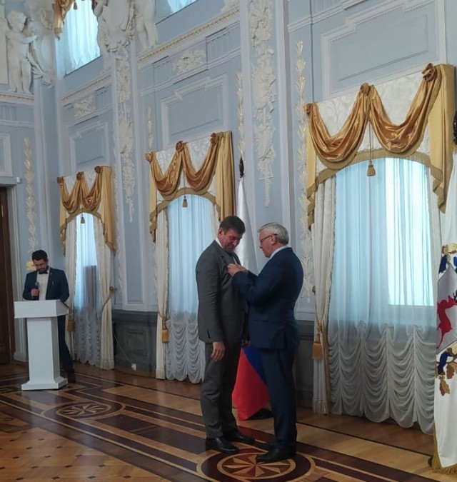 Председатель ЗСНО наградил нижегородских врачей медалью 800-летия Нижнего Новгорода 
