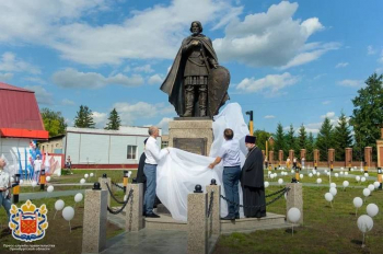 Памятник Александру Невскому открыли в городе Абдулино Оренбургской области