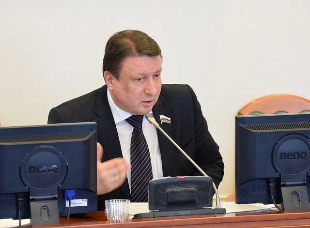 Вмешательство депутата ЗС НО Олега Лавричева позволило добиться справедливого начисления пенсий