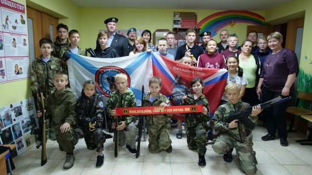 Ветераны морской пехоты провели урок мужества для воспитанников Богоявленского детского дома в Нижегородской области