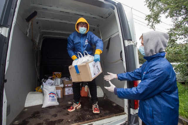 Волонтеры передали корм, медикаменты и предметы обихода для бездомных животных в нижегородский приют