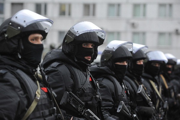 ФСБ России установила личности подозреваемых по делу о сентябрьском "массовом минировании"
