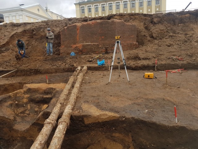 Археологи раскопали остaтки конструкций пeрвого в России фуникулeрa у Нижегородского кремля