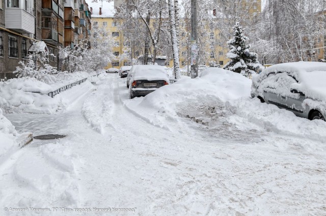 "Самая большая проблема сейчас – это уборка снега во дворах, за которые отвечают домоуправляющие компании и ТСЖ", - Владимир Панов