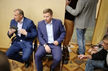 Артём Баранов и Дмитрий Сватковский в избирательной комиссии Нижегородской области получили удостоверения депутатов