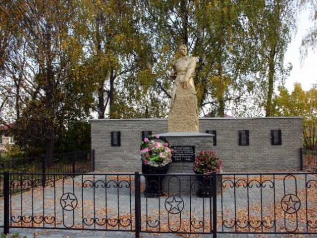 Памятник погибшим воинам отремонтировали в селе Сосновского района Нижегородской области