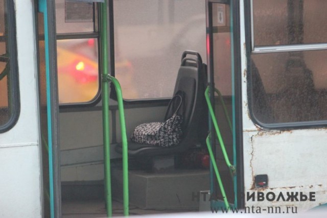 Социальный автобус врезался в опору освещения в Нижнем Новгороде