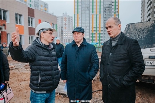 Алексей Ладыков проверил ход строительства детсадов в Чебоксарах