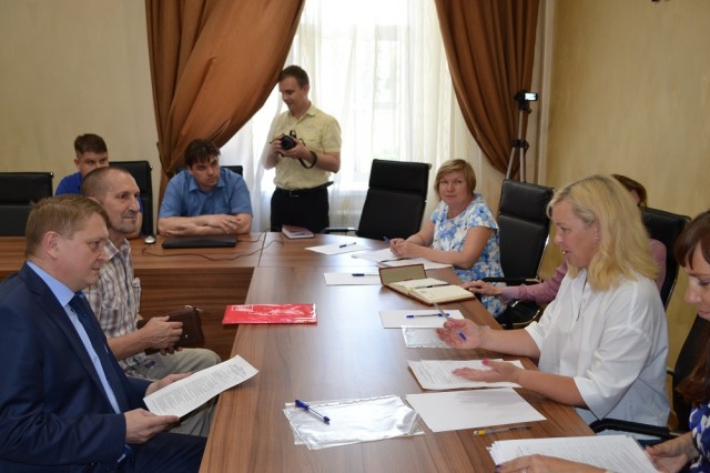 Кандидат от КПРФ Владислав Егоров подал документы в избирком для участия в выборах губернатора Нижегородской области