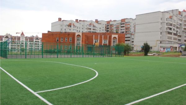Три мини-футбольных поля и универсальная спортплощадка будут открыты в Чебоксарах в преддверии празднования Дня города 