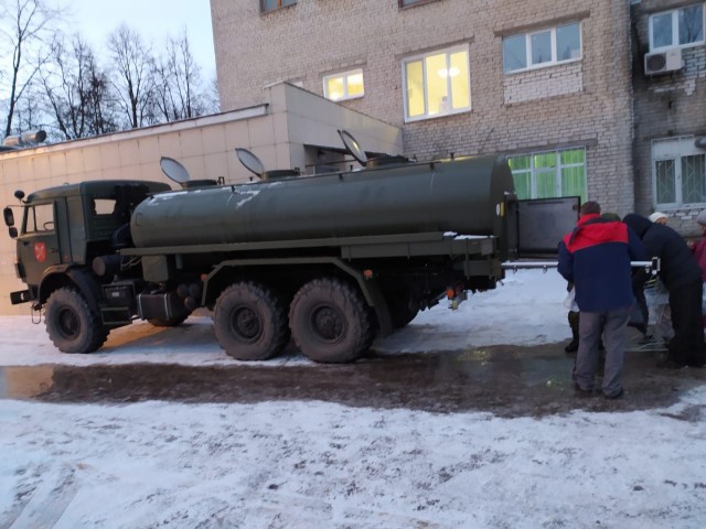 Военные из Дзержинска помогли обеспечить водой жителей Автозаводского района Нижнего Новгорода