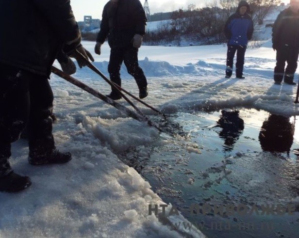 Машина провалилась под лед на реке Волге в Воротынском районе Нижегородской области