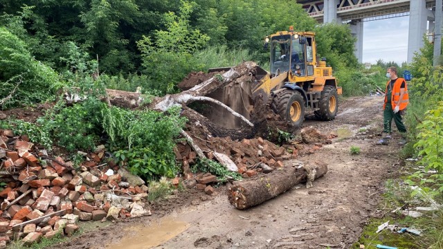 Несанкционированную свалку строительного мусора вывезли с улицы Черниговской в Нижнем Новгороде
