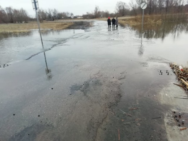Низководный мост затопило паводком в Сергачском районе Нижегородской области (ВИДЕО)